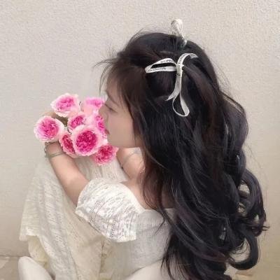 拿针的女孩 海报